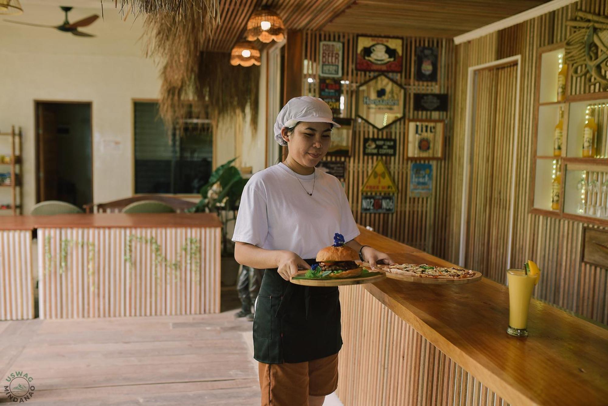 Patrick'S On The Beach Resort General Luna  Exterior photo